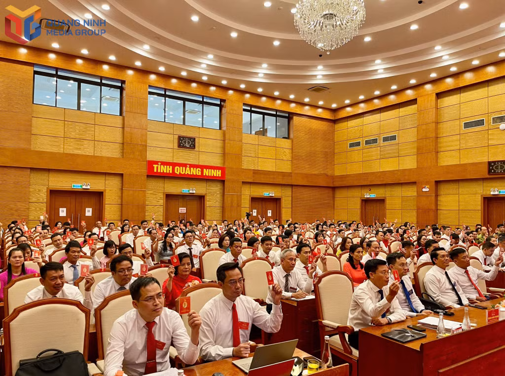 Đại hội biểu quyết thông qua Nghị quyết nhiệm kỳ 2025-2030.