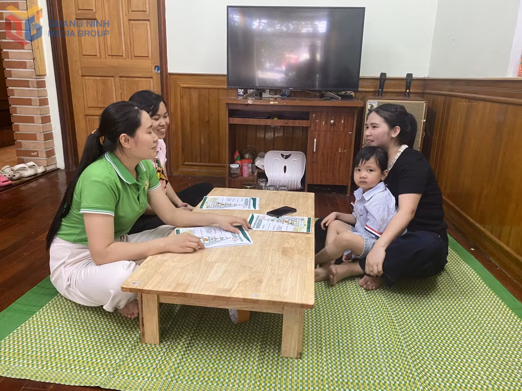 HPN xã Yên Than (huyện Tiên Yên) đến gia đình hội viên tuyên truyền về bình đẳng giới.