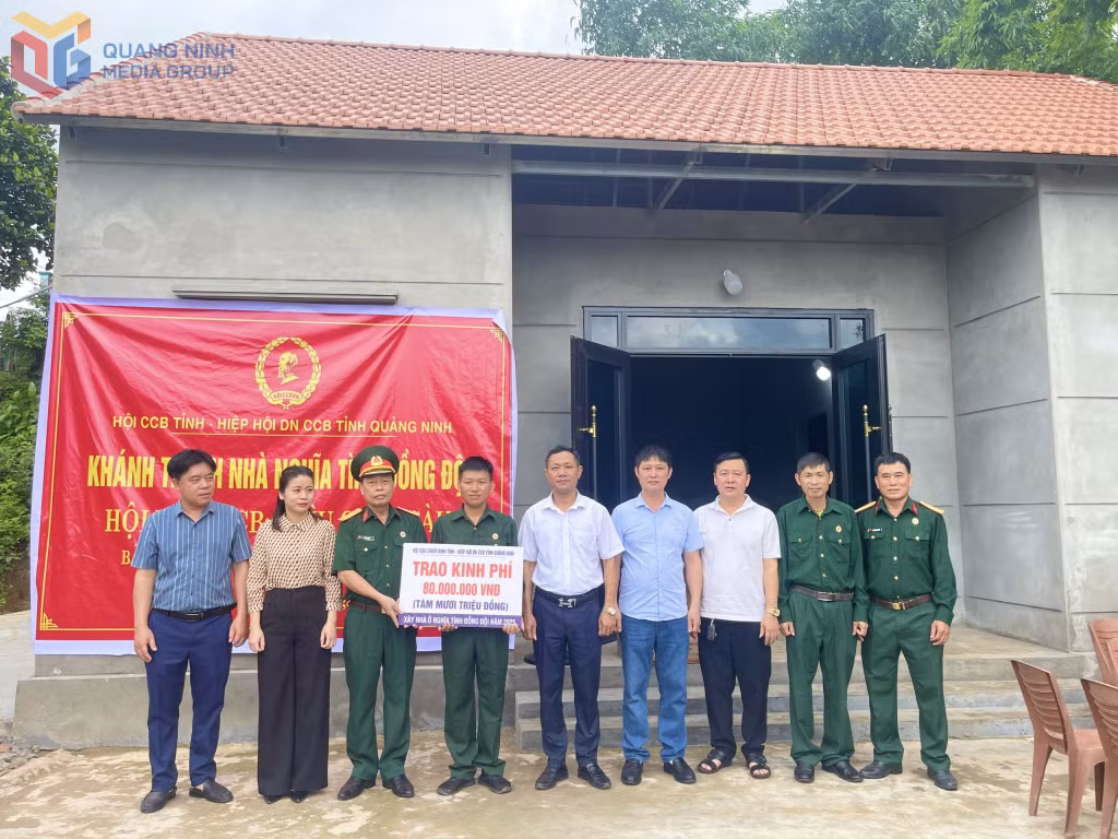 Hội CCB tỉnh Quảng Ninh, Hiệp Hội doanh nghiệp CCB tỉnh, Hội CCB huyện Hải Hà và chính quyền địa phương khánh thành, bàn giao nhà “Nghĩa tình đồng đội” cho gia đình CCB Nguyễn Văn Lai, khu Trần Hưng Đạo, thị trấn Quảng Hà (Hải Hà).