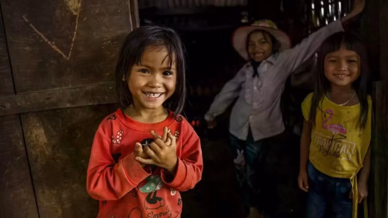 Chung tay bảo vệ trẻ em. (Ảnh: UNICEF)