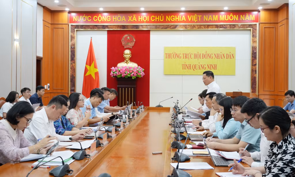 Quang cảnh buổi làm việc.