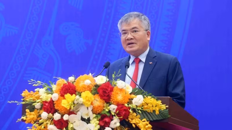 Phó Chủ nhiệm Văn phòng Chủ tịch nước Cấn Đình Tài phát biểu tại họp báo.