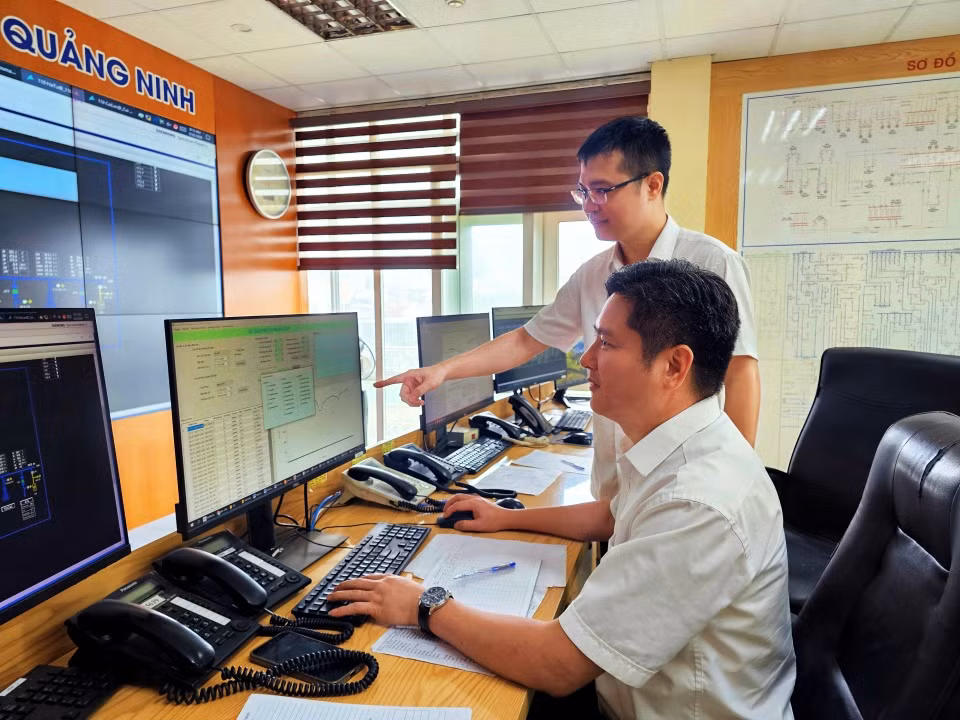 Nhóm tác giả kỹ sư Cao Hồng Lĩnh và Vũ Việt Hồng