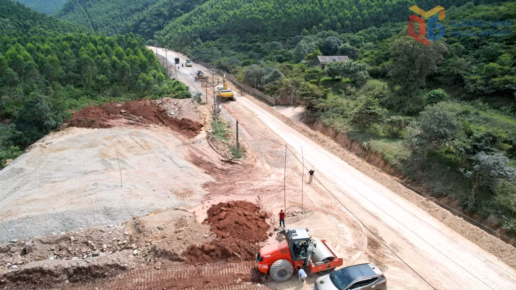 Tăng tốc thi công các mũi đắp nền đường
