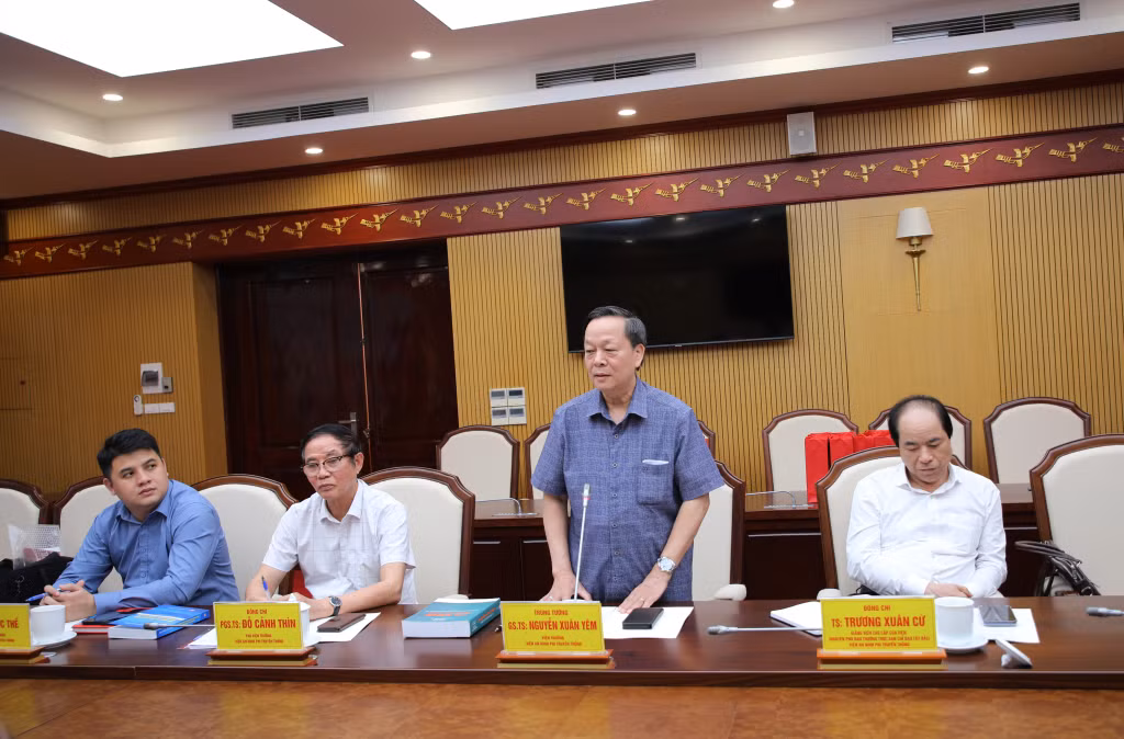 GS.TS Nguyễn Xuân Yêm, Viện trưởng Viện An ninh phi truyền thống, phát biểu tại buổi làm việc