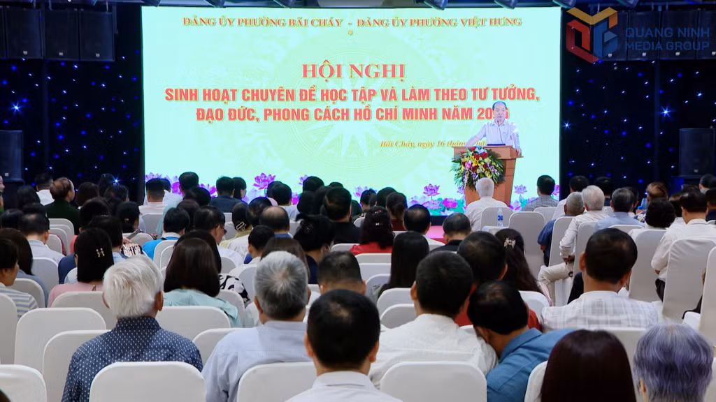 Đảng bộ phường Bãi Cháy và Đảng bộ phường Việt Hưng phối hợp tổ chức Hội nghị sinh hoạt chuyên đề năm 2026 với chủ đề “Học tập và làm theo tư tưởng, đạo đức, phong cách Hồ Chí Minh về phát triển kinh tế gắn liền với bảo đảm an sinh xã hội, nâng cao đời sống nhân dân”. Ảnh: Mai Hương