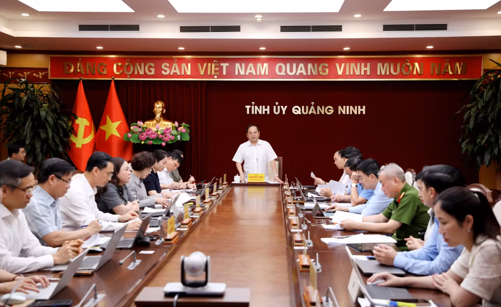 Đồng chí Quản Minh Cường, Ủy viên Trung ương Đảng, Bí thư Tỉnh ủy, Trưởng Đoàn ĐBQH tỉnh, làm việc với Sở Khoa học và Công nghệ.