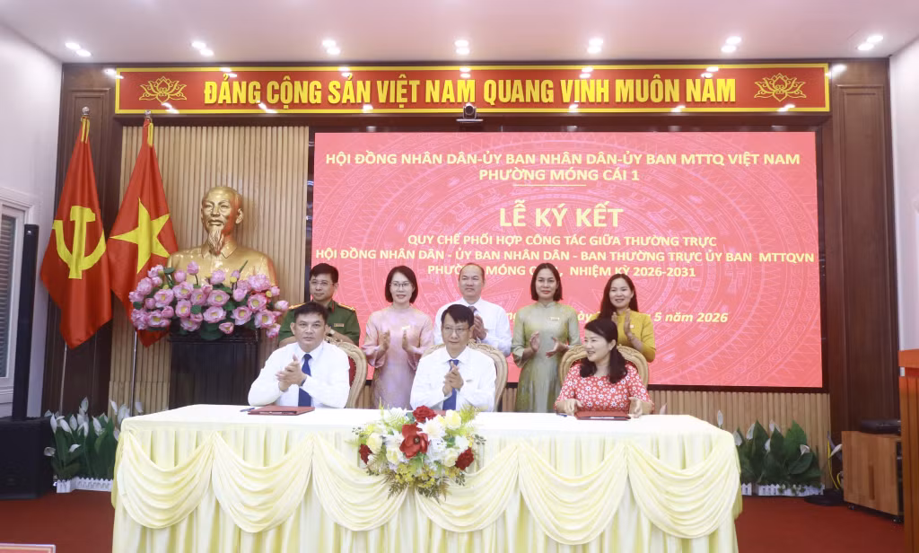 Thường trực HĐND, UBND, Ban Thường trực MTTQ phường ký quy chế phối hợp công tác giữa HĐND, Ủy ban nhân dân, Ban Thường trực Ủy ban Mặt trận Tổ quốc phường Móng Cái 1, nhiệm kỳ 2026-2031.