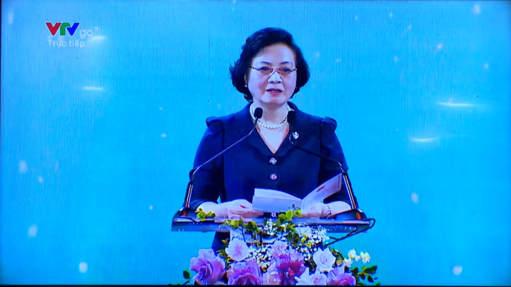 Đồng chí Phạm Thị Thanh Trà, Bí thư Trung ương Đảng, Phó Thủ tướng Chính Phủ phát động, triển khai chương trình “Bảo vệ và hỗ trợ trẻ em phát triển trên môi trường mạng giai đoạn 2026-2030”. 