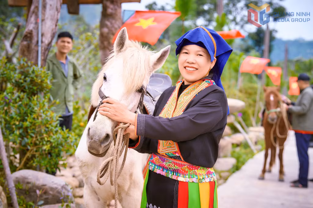 Người Dao Thanh Phán xã Kỳ Thượng làm du lịch cộng đồng từ bản sắc văn hóa vùng cao.