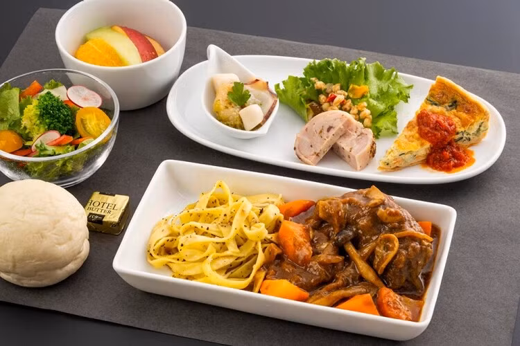 Suất ăn đa dạng trên Japan Airlines. Nguồn: Japan Airlines