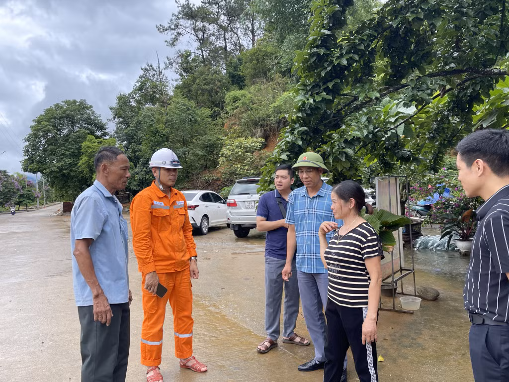 Hiện tại các điểm sạt lở, ngập lụt trên địa bàn tỉnh đang được các lực lượng chức năng và chính quyền địa phương tích cực triển khai các phương án khắc phục, huy động nhân lực, phương tiện xử lý đất đá sạt trượt, tiêu thoát nước để đảm bảo an toàn cho người dân, phương tiện lưu thông.