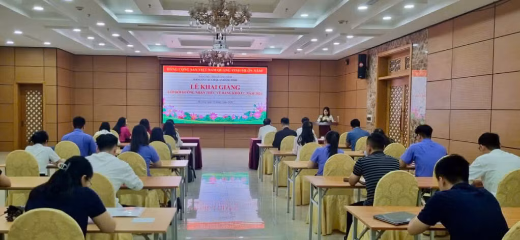Quang cảnh lớp bồi dưỡng.