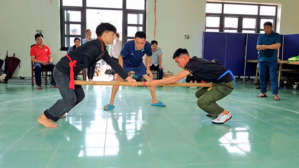 Các hoạt động thể thao sôi nổi được tổ chức tại ngày hội.