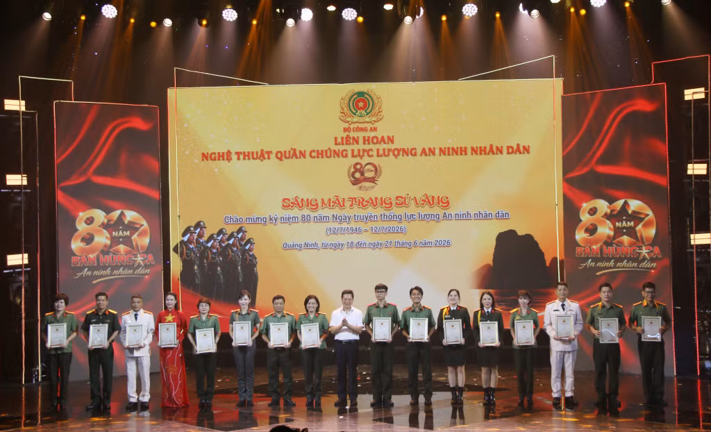 Ban Tổ chức
