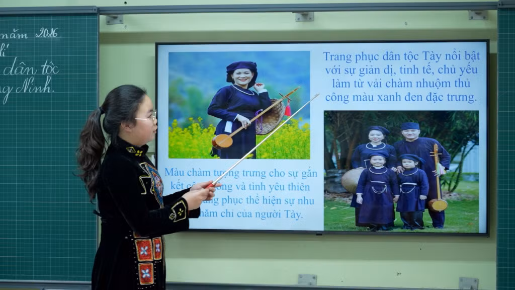 Văn hóa Quảng Ninh được các em học sinh say mê tìm hiểu trong các tiết học giáo dục địa phương.