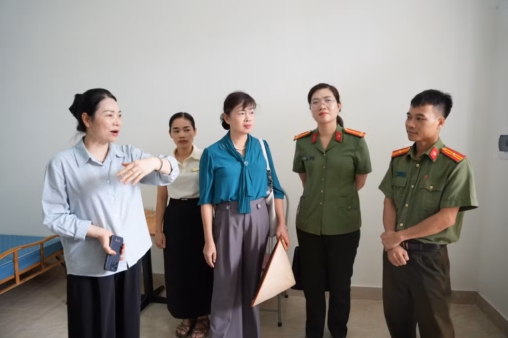 Đoàn trao đổi phương án đảm bảo an ninh trật tự.