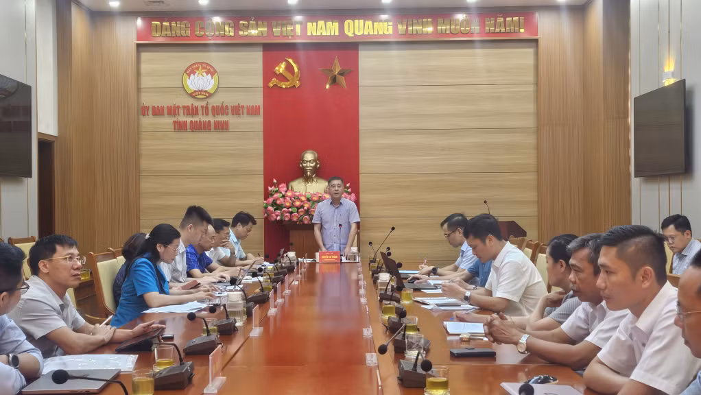 Đồng chí Nguyễn Chí Thành, Ủy viên BTV Tỉnh ủy, Phó Chủ tịch Thường trực Ủy ban MTTQ Việt Nam tỉnh Quảng Ninh phát biểu kết luận hội nghị.