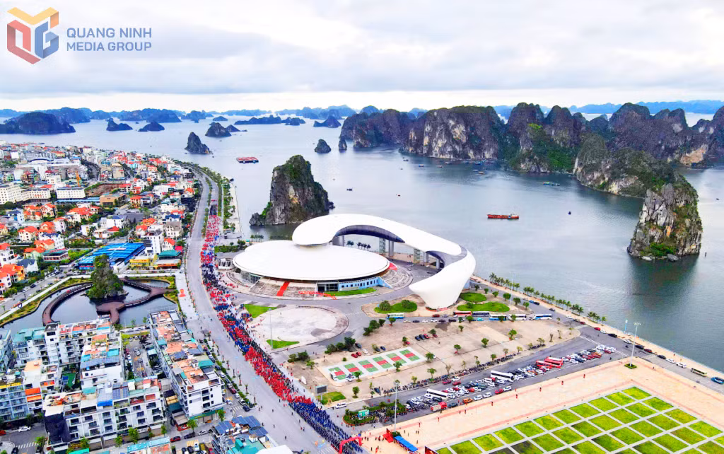 Quảng Ninh có nhiều lợi thế về cảnh quan, hạ tầng thúc đẩy phát triển du lịch thể thao.