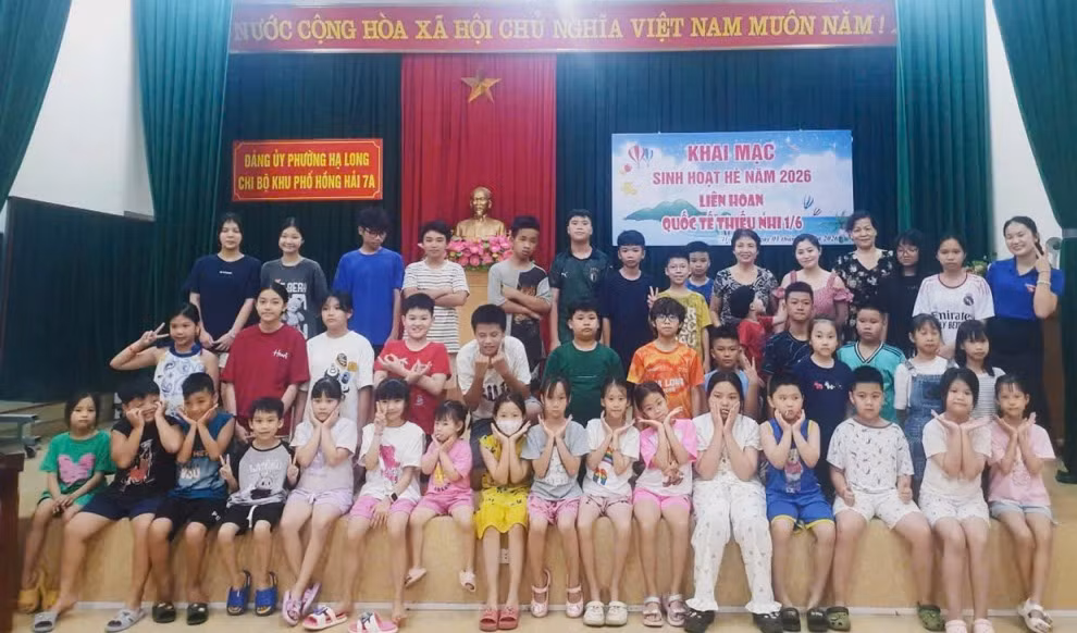 Một buổi sinh hoạt hè tại nhà văn hóa khu phố Hồng Hải 7A, phường Hạ Long.