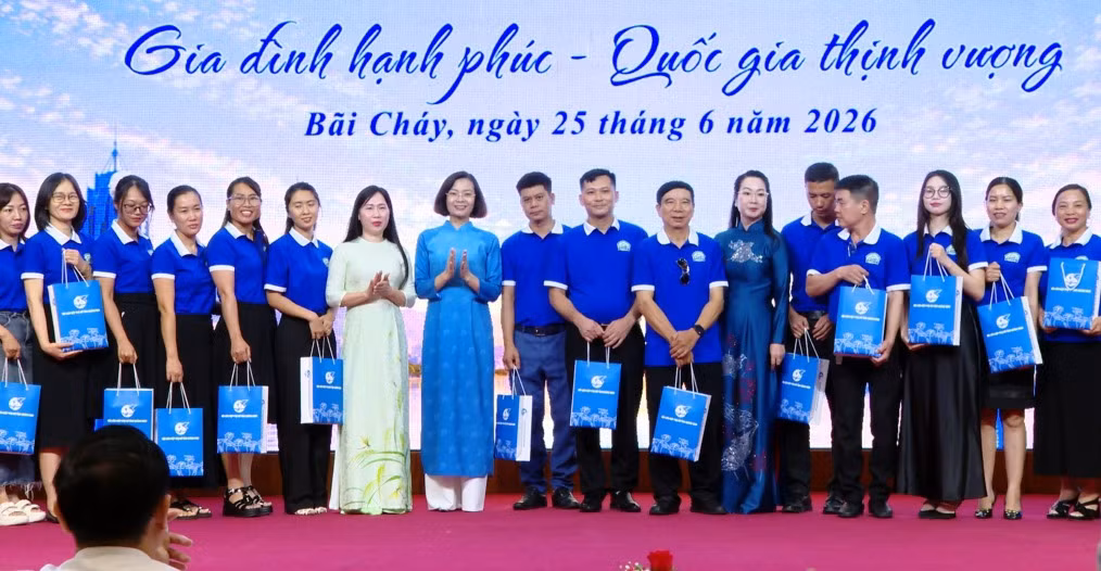Hội LHPN phường đã ra mắt Câu lạc bộ “Gia đình trẻ trách nhiệm, số, xanh”.