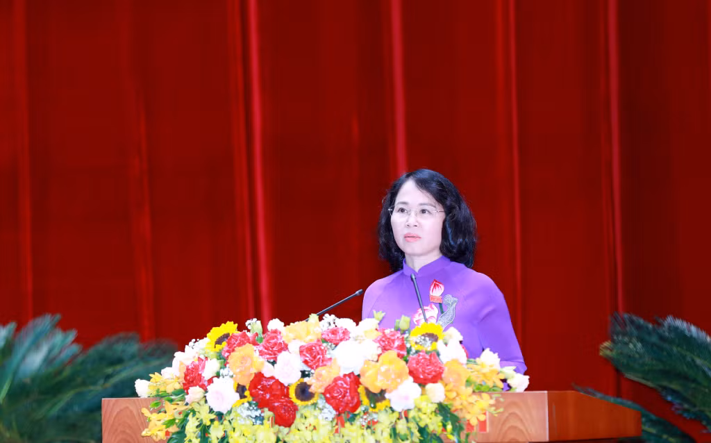 Đồng chí Trịnh Thị Minh Thanh, Phó Bí thư Thường trực Tỉnh ủy, Chủ tịch HĐND tỉnh, phát biểu khai mạc kỳ họp.
