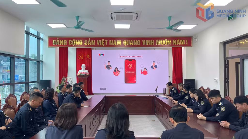 Hải quan cửa khẩu Hoành Mô tham gia học 