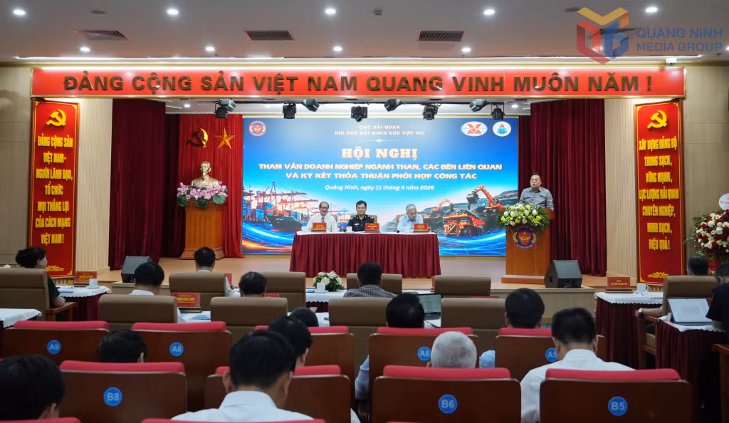 Quang cảnh hội nghị