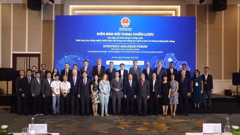 Diễn đàn đối thoại chiến lược 2026 tại Hà Nội bàn cách xác lập mô hình tăng trưởng mới dựa trên công nghệ chiến lược, đổi mới sáng tạo và nguồn nhân lực chất lượng cao.
