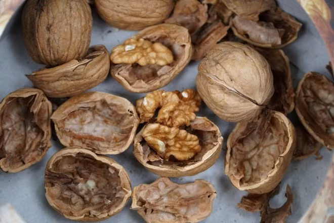 Hạt óc chó có thể hỗ trợ ổn định đường huyết hiệu quả. Ảnh: Thanh Thanh