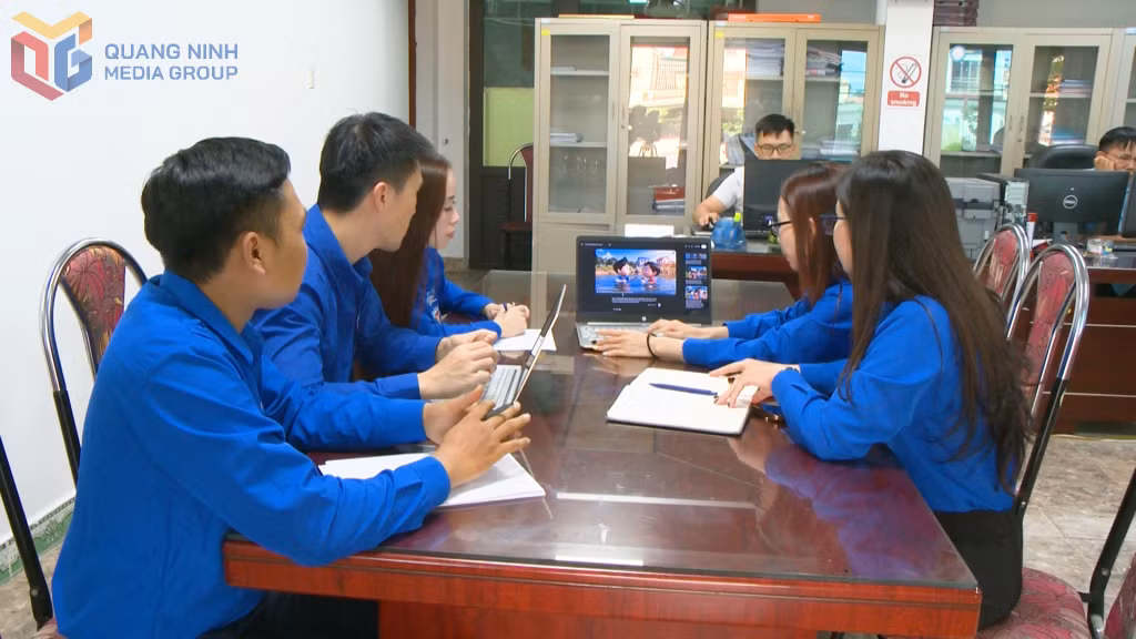 Đoàn Thanh niên phường Mạo Khê xây dựng video ngắn ứng dụng AI để tuyên truyền về cách phòng ngừa đuối nước cho trẻ em.