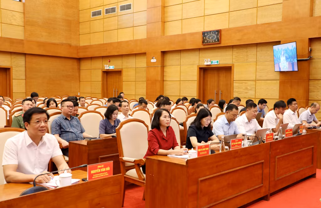 Các đại biểu tham dự tại điểm cầu Quảng Ninh.