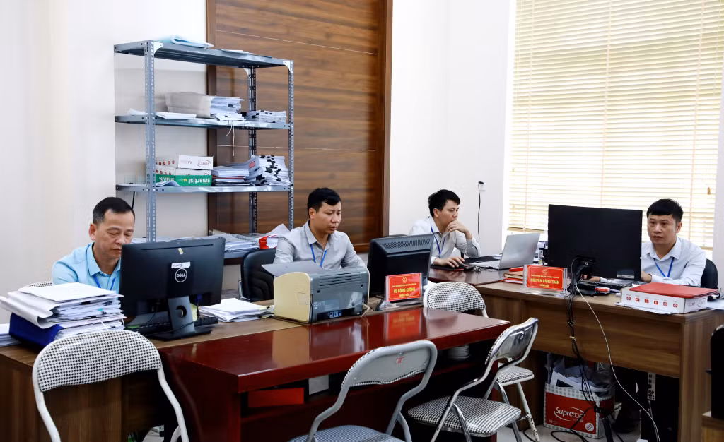Trung tâm cung ứng dịch vụ phường Tuần Châu nghiên cứu phương án hỗ trợ đền bù cho các hộ dân bị ảnh hưởng bởi dự án.