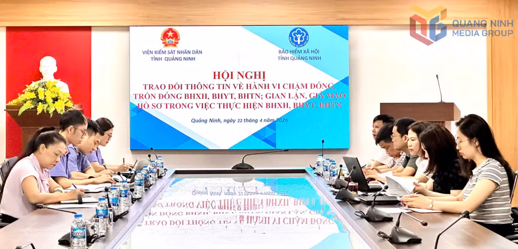 BHXH tỉnh và Viện KSND tỉnh phối hợp trao đổi thông tin về hành vi chậm đóng, trốn đóng BHXH, BHYT, BHTN; gian lận giả mạo hồ sơ trong việc thực hiện BHXH, BHYT, BHTN, tháng 4/2026.