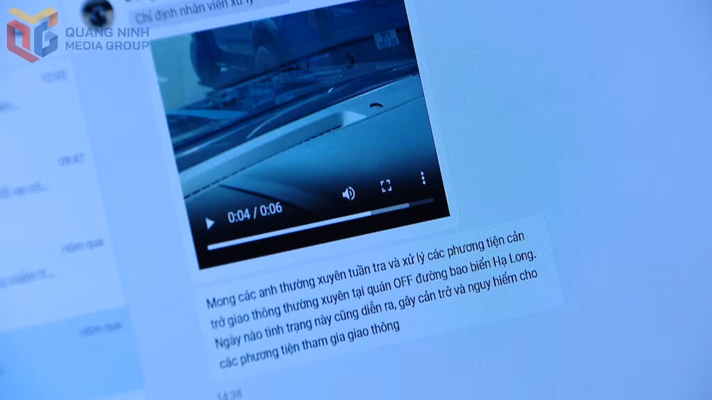 Một tin nhắn kèm video clip người dân gửi về trang Zalo “Phòng Cảnh sát giao thông Quảng Ninh” phản ánh về tình trạng phương tiện dừng đỗ gây cản trở giao thông tại 1 vị trí trên tuyến đường bao biển Hạ Long - Cẩm Phả.