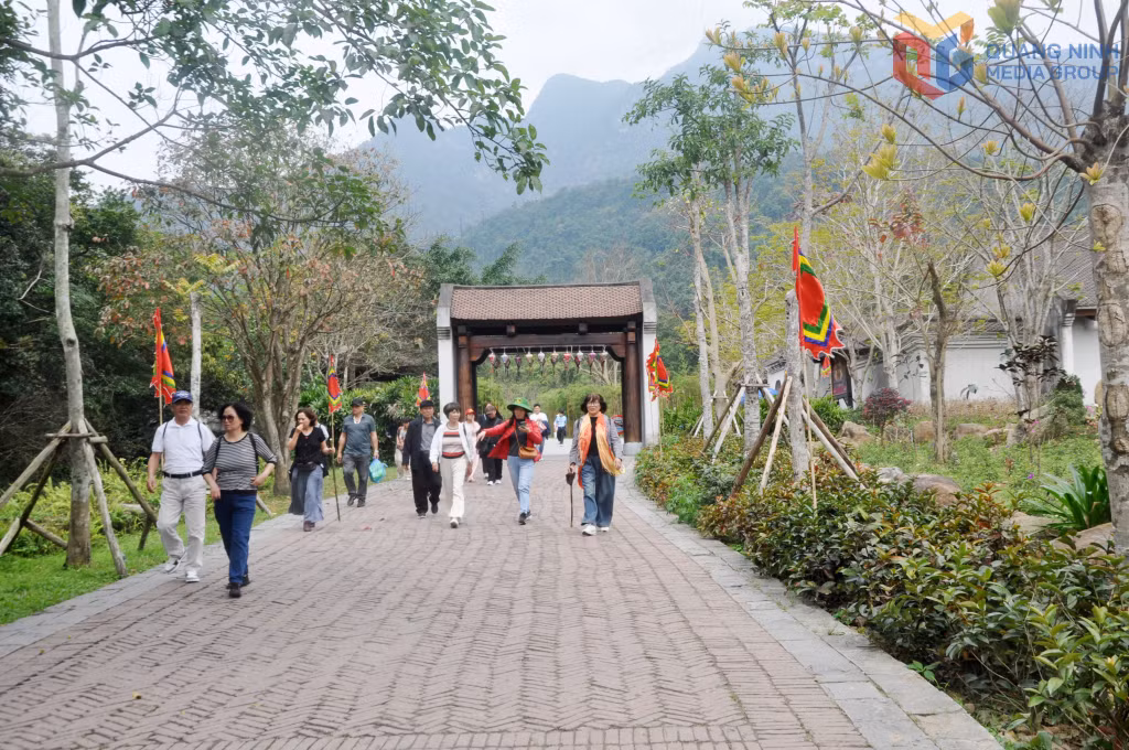 Quảng Ninh đặt mục tiêu năm 2026 thu hút trên 22 triệu lượt khách và đến năm 2030 đạt từ 26-28 triệu lượt.