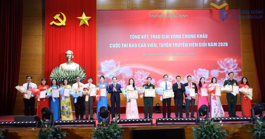 15 thí sinh đoạt giải tại cuộc thi Báo cáo viên, tuyên truyền viên giỏi tỉnh Quảng Ninh năm 2026. Ảnh: Thu Chung