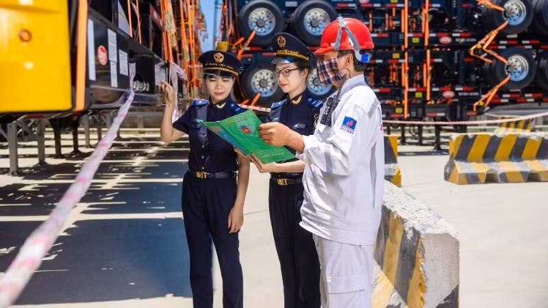 Công tác kiểm tra, giám sát hải quan góp phần tạo thuận lợi cho hoạt động xuất nhập khẩu và bảo đảm tuân thủ pháp luật.