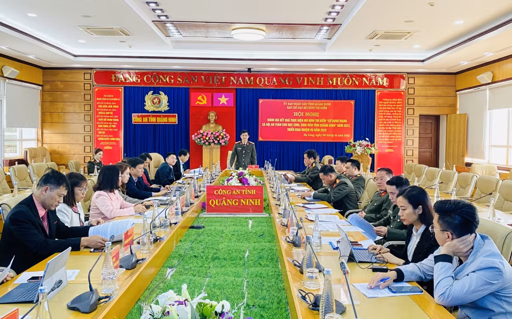 Thượng tá Mai Thế Quang, Phó Giám đốc Công an tỉnh, Trưởng Ban chỉ đạo mô hình thí điểm phát biểu tại hội nghị.
