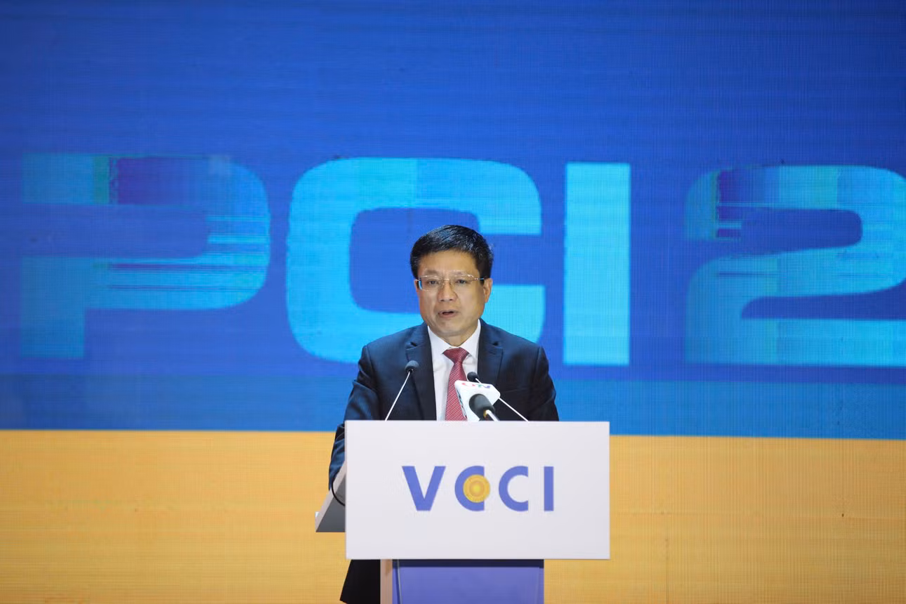PGS.TS. Hồ Sỹ Hùng, Chủ tịch Liên đoàn Thương mại và Công nghiệp Việt Nam (VCCI) phát biểu khai mạc