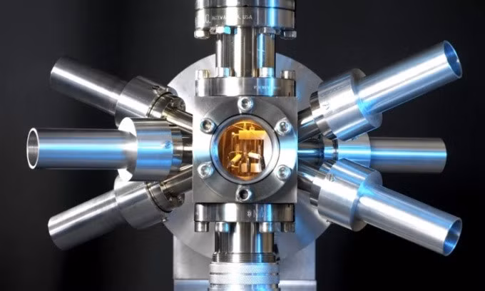 Đồng hồ quang học sử dụng nguyên tử strontium. Ảnh: Science Photo Library