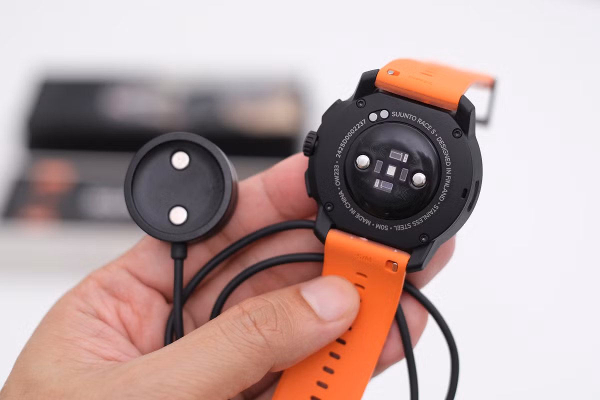 Suunto Race S - đồng hồ thể thao màn hình AMOLED ảnh 9