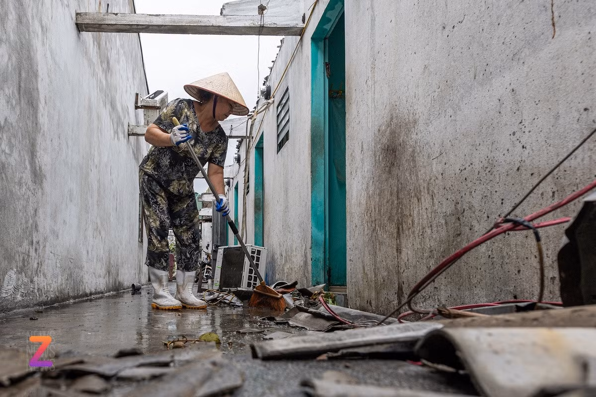 Người dân cần cẩn trọng nguy cơ bệnh tật tiềm ẩn sau mưa bão. Ảnh: Việt Linh.