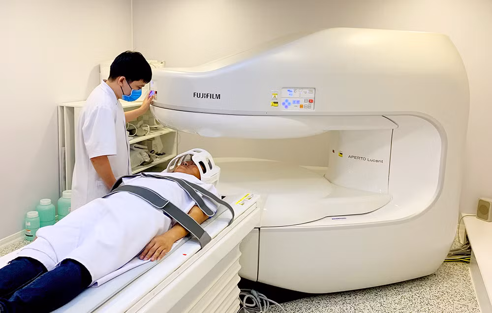 Trung tâm Y tế TP Móng Cái, ứng dụng khoa học kỹ thuật, công nghệ hiện đại để nâng cao công tác chăm sóc sức khỏe nhân dân. Ảnh: Hải Ninh (TTTT&VH TP Móng Cái).