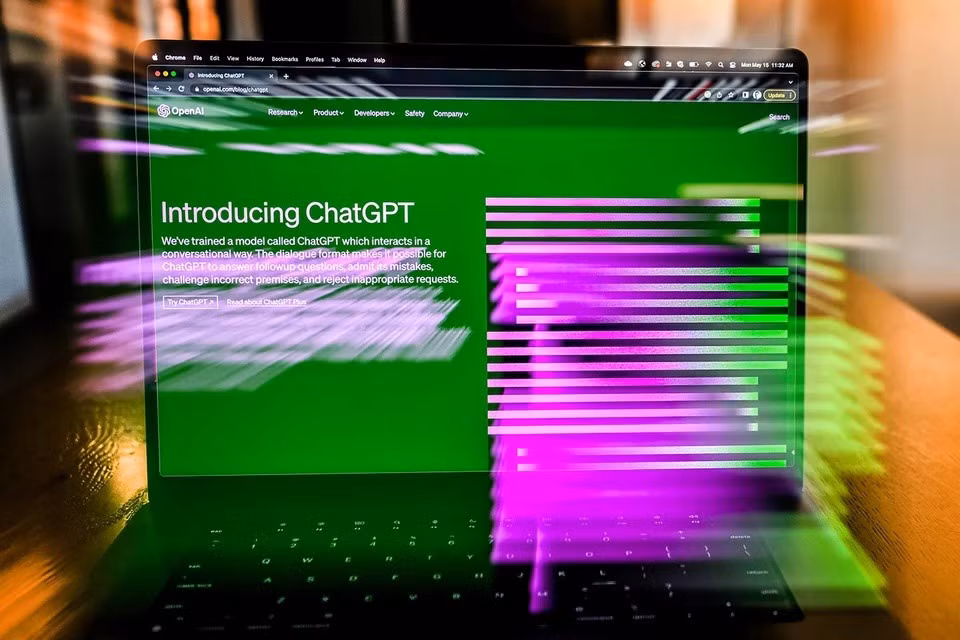 Tháng 2/2024, OpenAI bắt đầu thử nghiệm tính năng lưu trữ bộ nhớ dài hạn cho ChatGPT. Đến tháng 9, tính năng này được áp dụng rộng rãi. Ảnh: Matthew Modoono/Northeastern University.