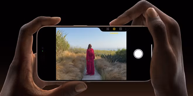 Nút camera mang lại trải nghiệm mới mẻ nhưng cũng khiến nhiều người dùng lo ngại do chi phí sửa chữa đắt đỏ. Ảnh: Apple.
