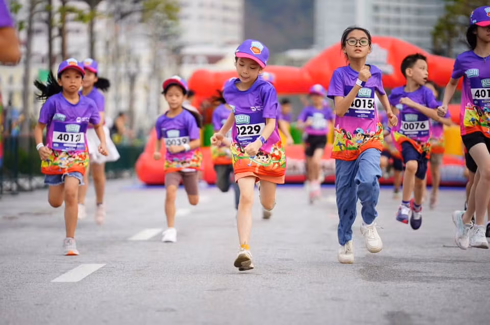 1.500 em nhỏ chinh phục đường chạy giải Kun Marathon Hạ Long 2024 ảnh 7 1.500 em nhỏ chinh phục đường chạy giải Kun Marathon Hạ Long 2024 ảnh 7