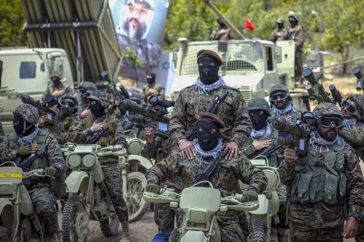 Dư luận Israel muốn mạnh tay hơn với Hezbollah nhưng tiềm lực quân sự của phong trào này không còn khiêm tốn như năm 2006. (Ảnh: AP)
