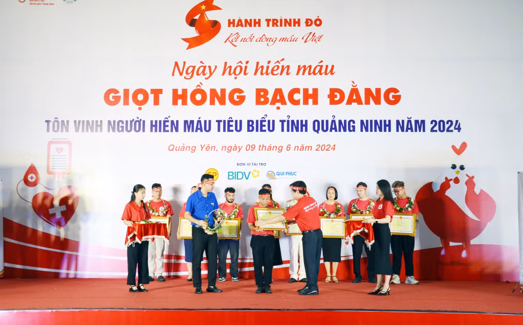 Anh Trịnh Công Sơn được tôn vinh Người hiến máu tiêu biểu tỉnh Quảng Ninh năm 2024.