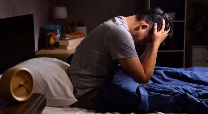 Tinh thần lo lắng, căng thẳng là nguyên nhân khiến những người ở độ tuổi ngoài 40 bị mất ngủ.